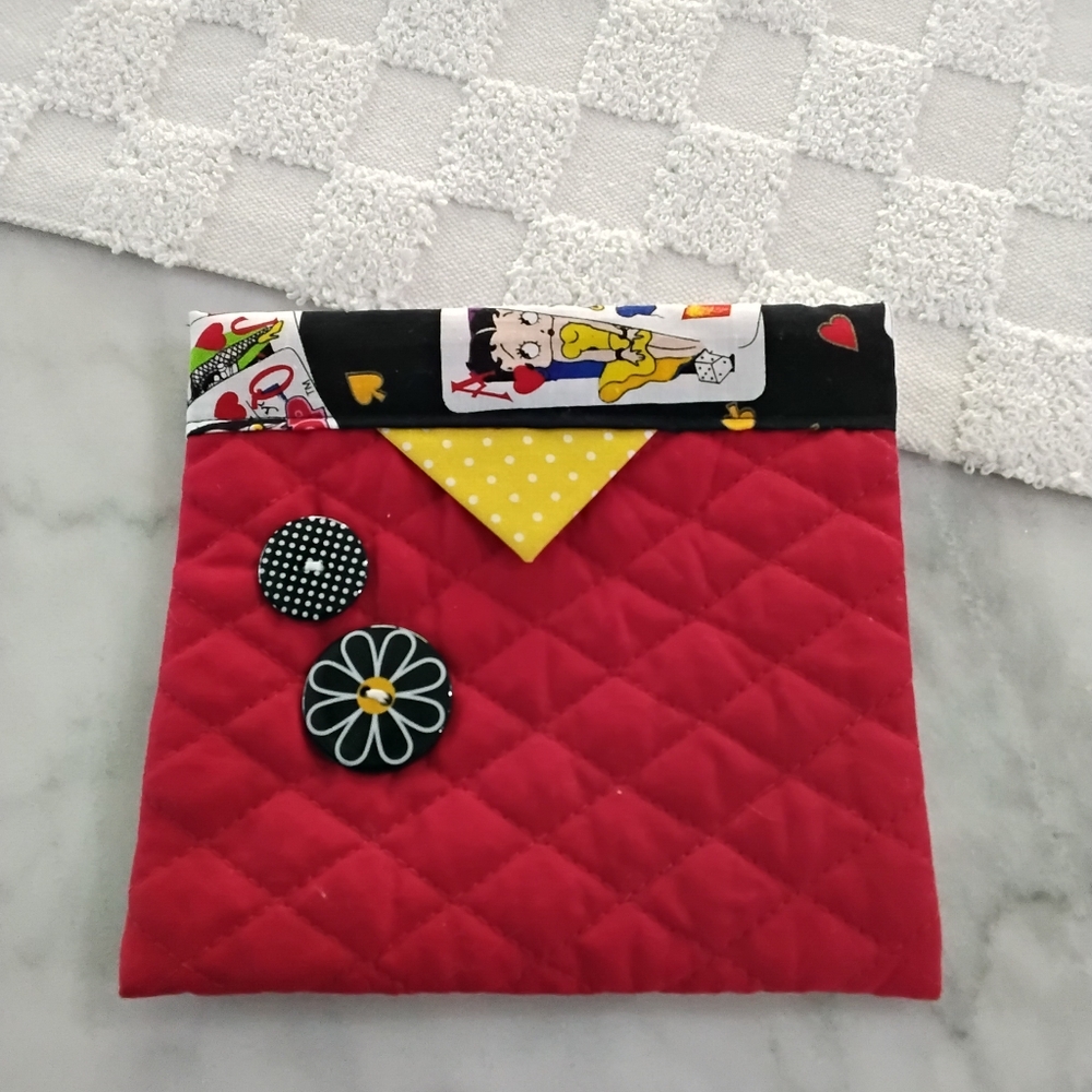 Betty Boop Magnetic Closure Small Pouch.   NWT